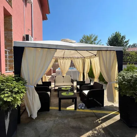 Aparthotel Andrijana *